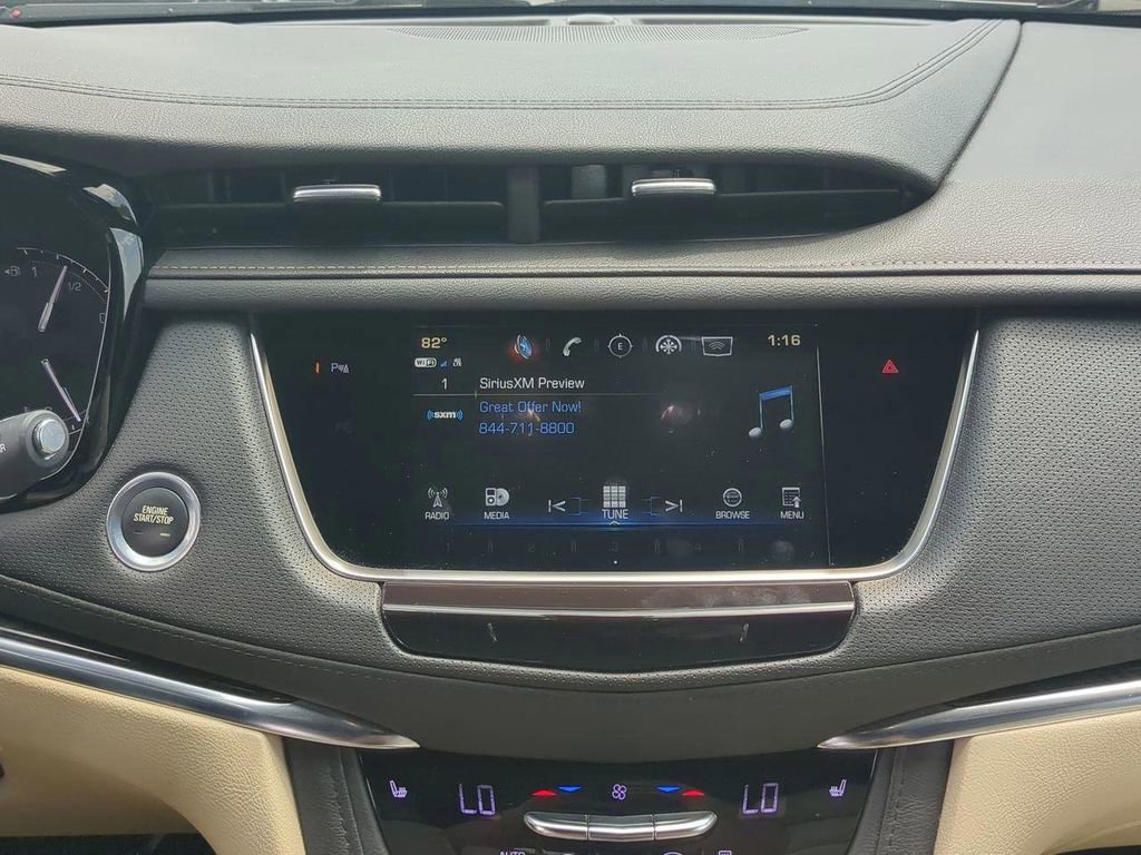 Used 2018 Cadillac XT5 AWD image 18