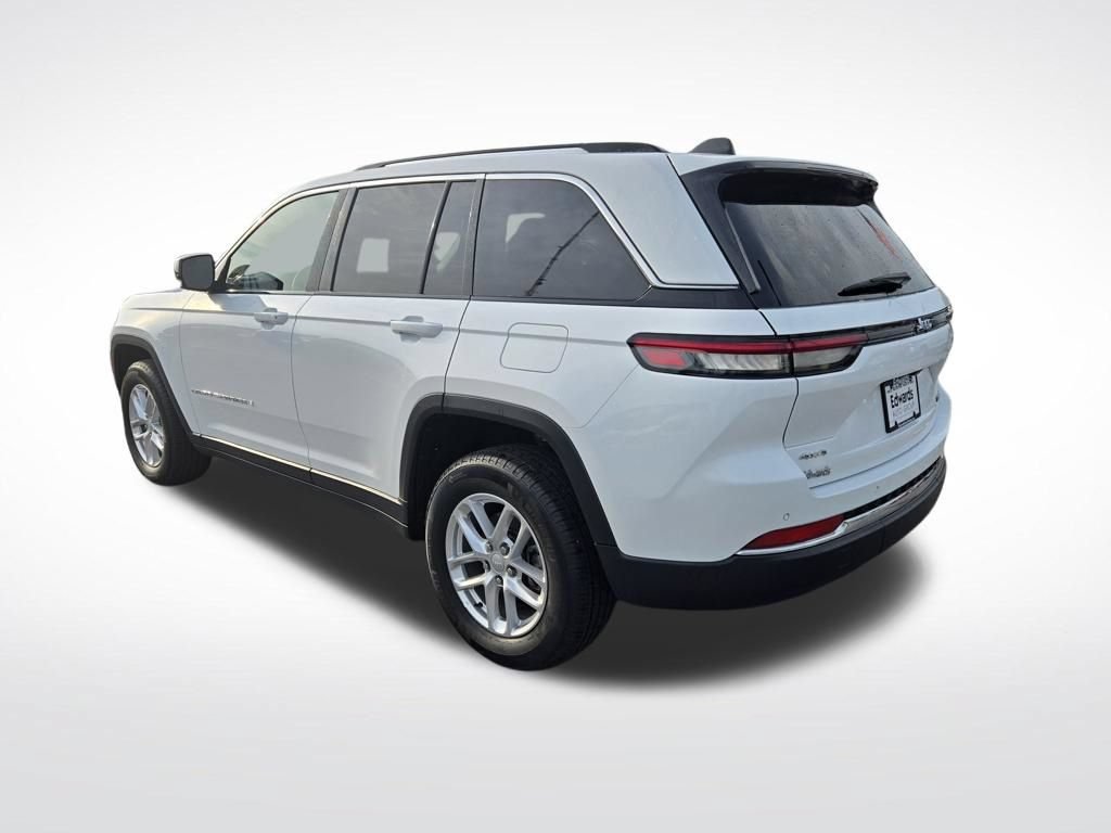 Used 2023 Jeep Grand Cherokee Limited AWD/4WD image 5