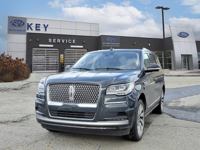 Used 2022 Lincoln Navigator Reserve image 2