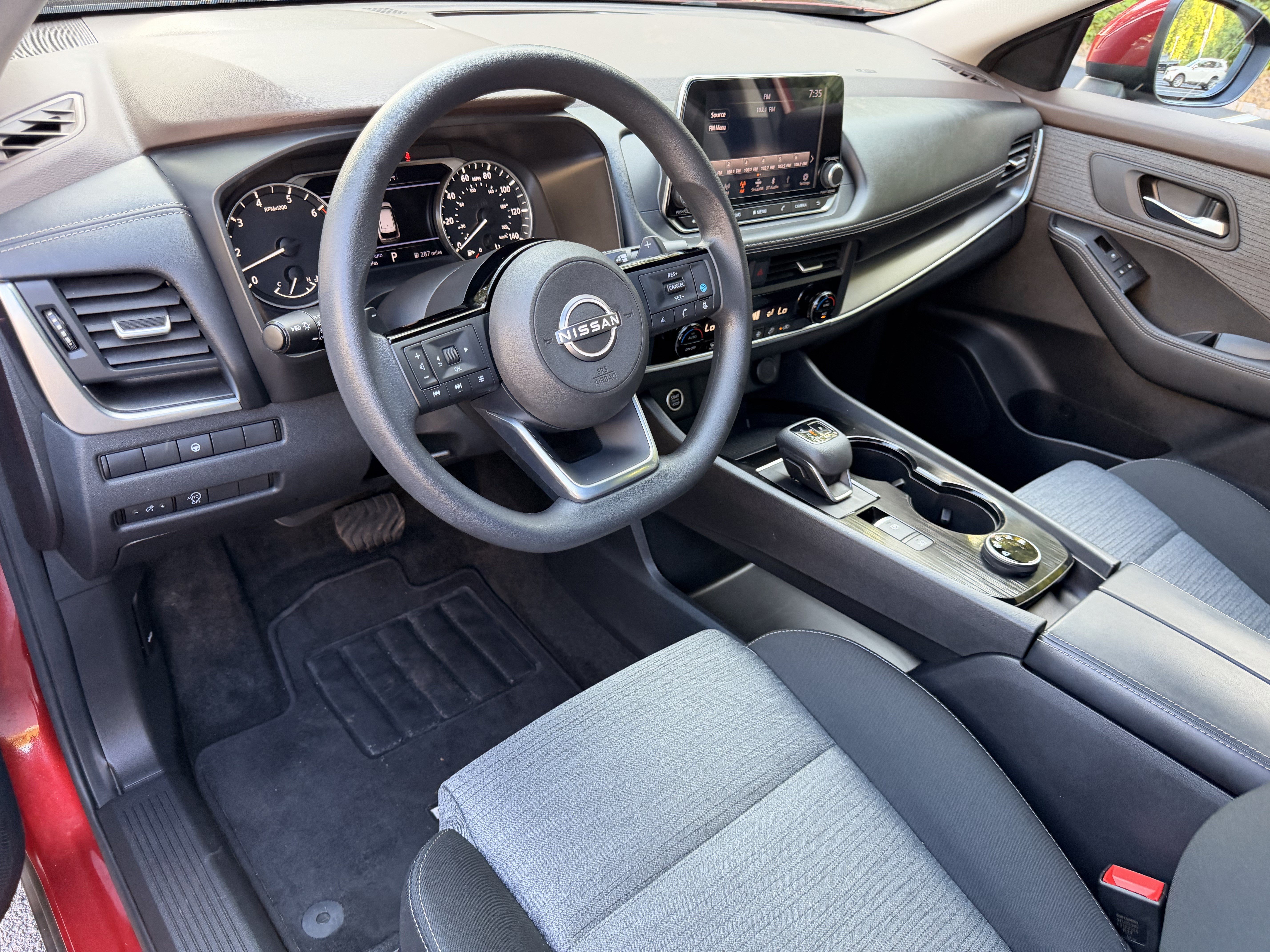 Used 2023 Nissan Rogue SV AWD/4WD image 14