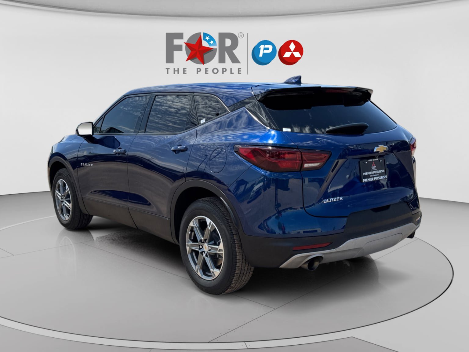 Used 2023 Chevrolet Blazer LT FWD image 3