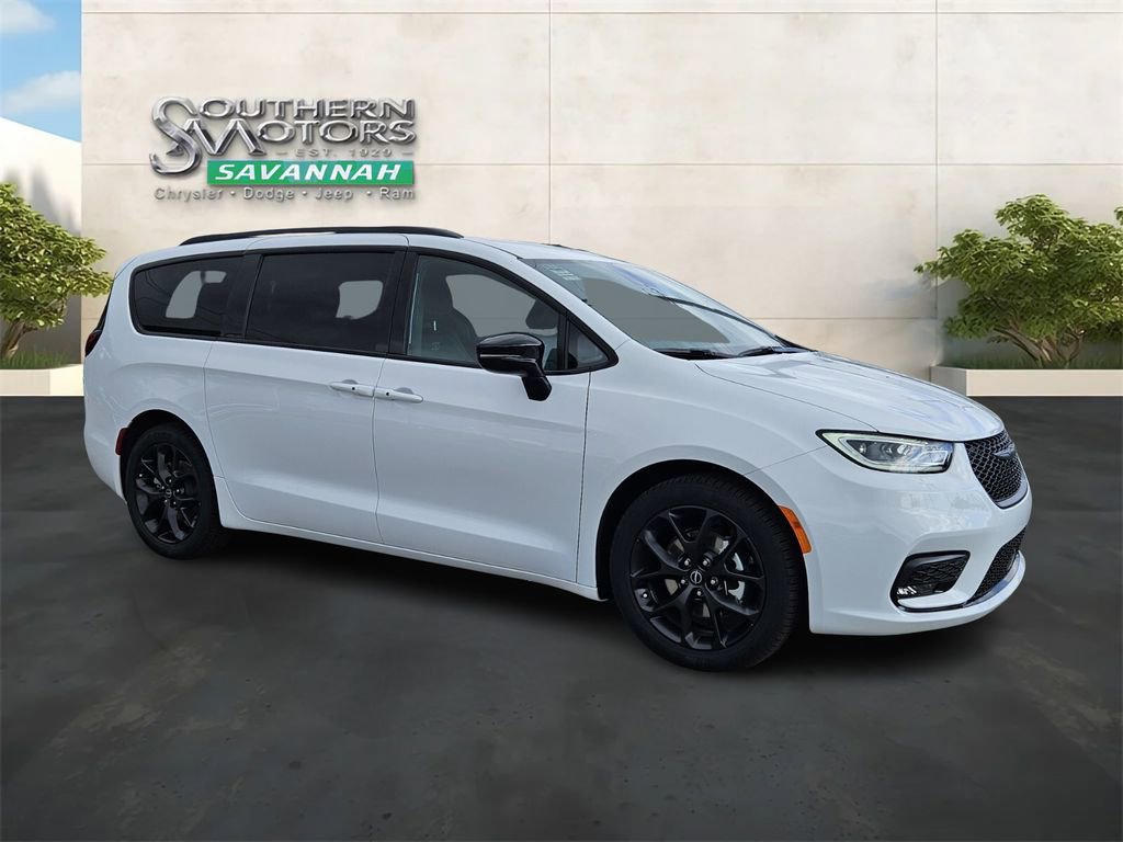 New 2026 Chrysler Pacifica Select w/ S Appearance Package FWD image 7