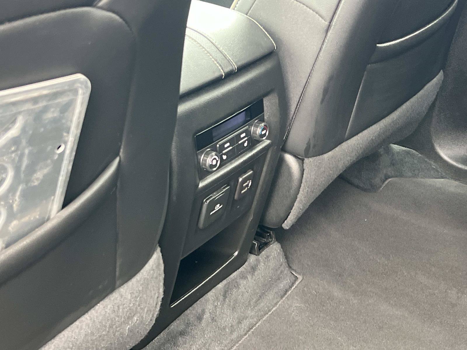 Used 2023 Chevrolet Traverse Premier FWD image 25
