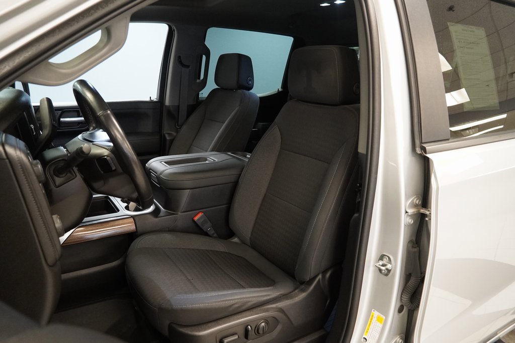 Used 2021 Chevrolet Silverado 1500 LT Trail Boss w/ Convenience Package II image 3