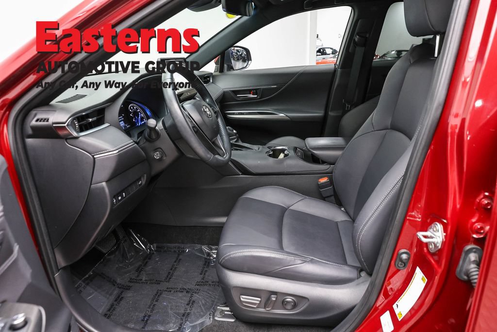 Used 2024 Toyota Venza LE AWD/4WD image 13
