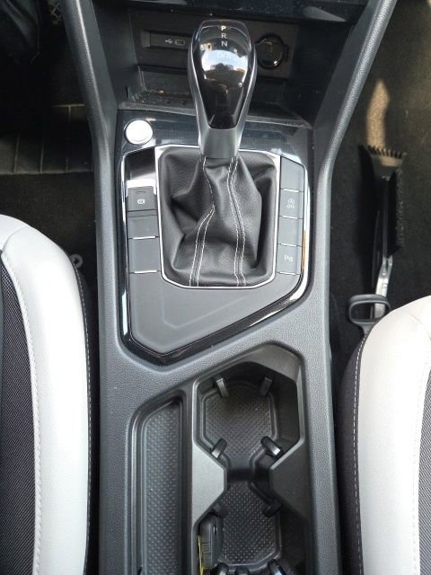 Used 2025 Volkswagen Taos SE FWD image 19