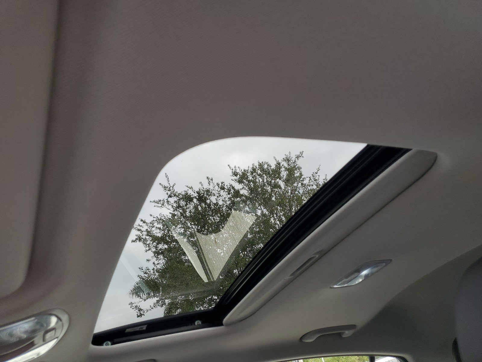 Used 2020 Hyundai Ioniq Limited image 20