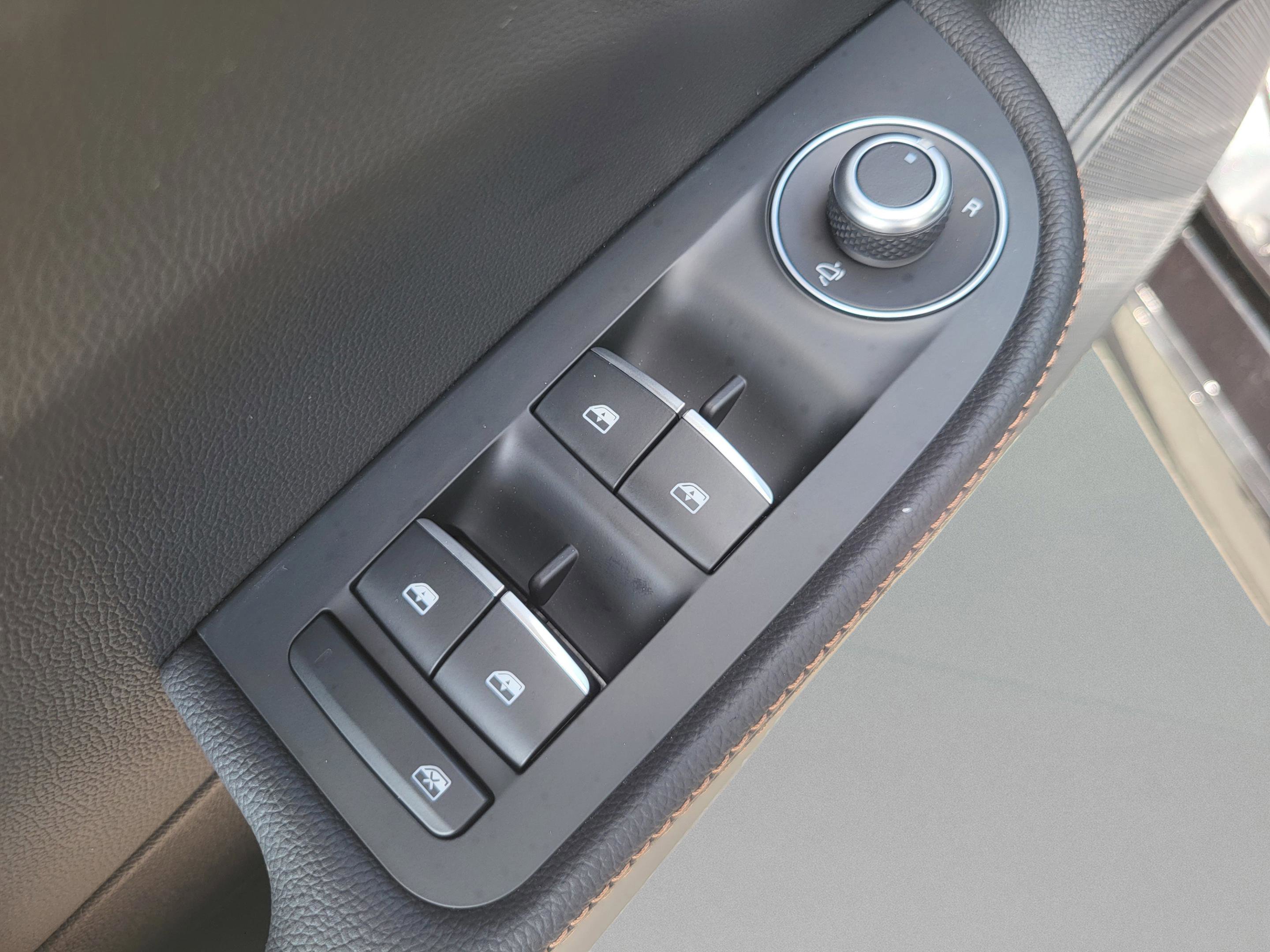 New 2025 Alfa Romeo Giulia w/ Driving Assist Package image 27