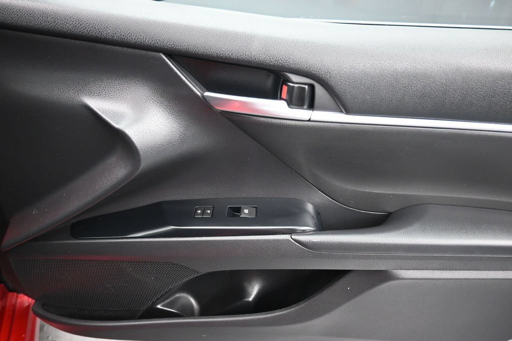 Used 2020 Toyota Camry SE w/ Sunroof Package FWD image 42