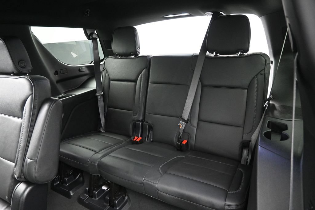 Used 2025 GMC Yukon Denali AWD/4WD image 15