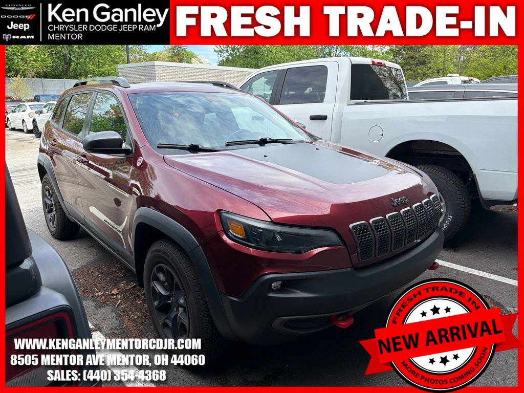 Used 2019 Jeep Cherokee Trailhawk w/ Cold Weather Group AWD/4WD image 1