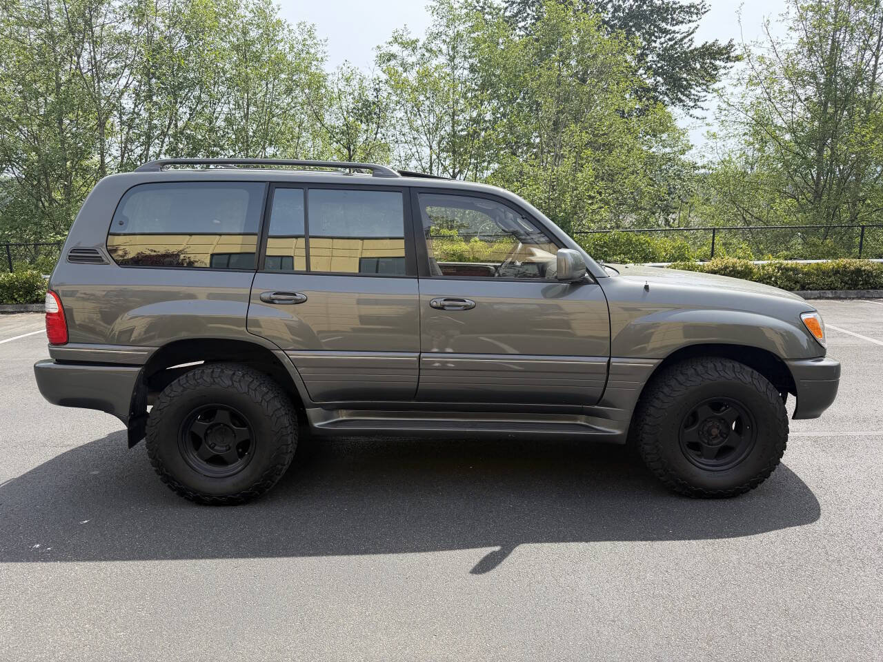 Used 1999 Lexus LX 470 4WD image 4
