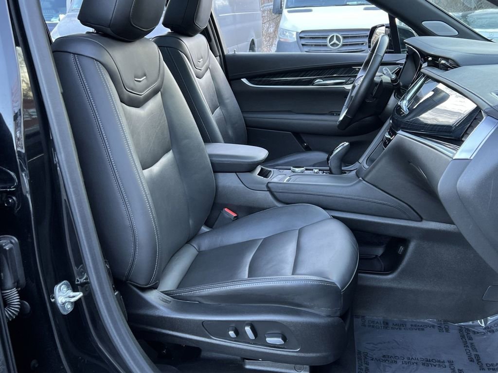 Used 2024 Cadillac XT6 Premium Luxury image 27