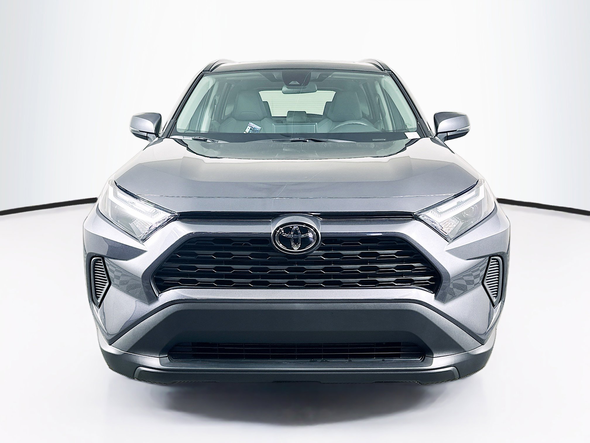 Used 2025 Toyota RAV4 XLE w/ Convenience Package FWD image 2