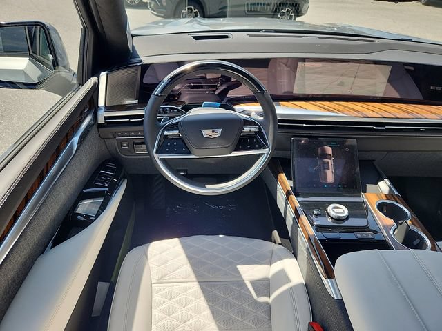 New 2026 Cadillac Escalade Platinum Sport w/ LPO, ONYX Package AWD/4WD image 7