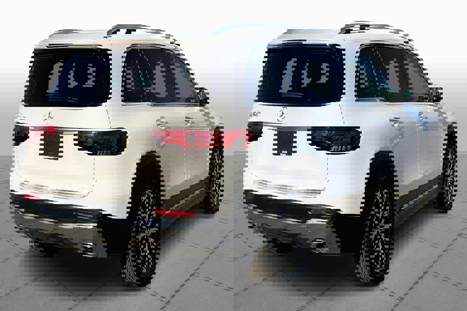 Used 2021 Mercedes-Benz GLB 250 w/ Premium Package image 13