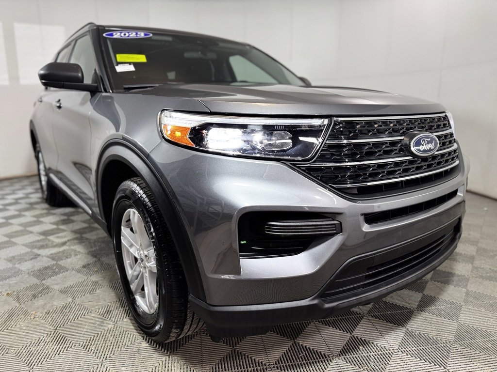 Used 2023 Ford Explorer XLT image 11