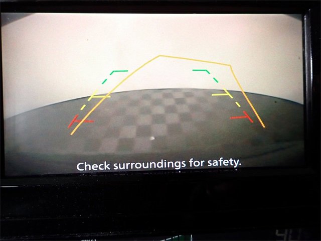 Used 2020 Nissan Rogue SV image 3