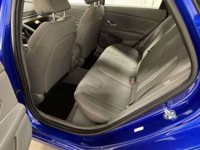 Used 2025 Hyundai Elantra Sport image 9
