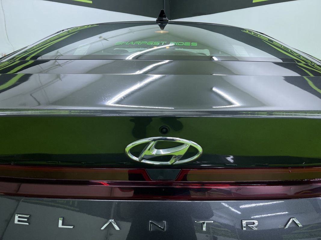 Used 2021 Hyundai Elantra SE image 12