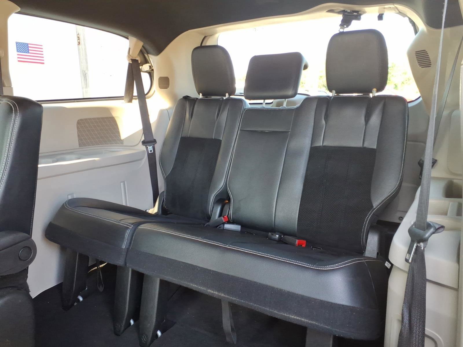 Used 2017 Dodge Grand Caravan SXT FWD image 10