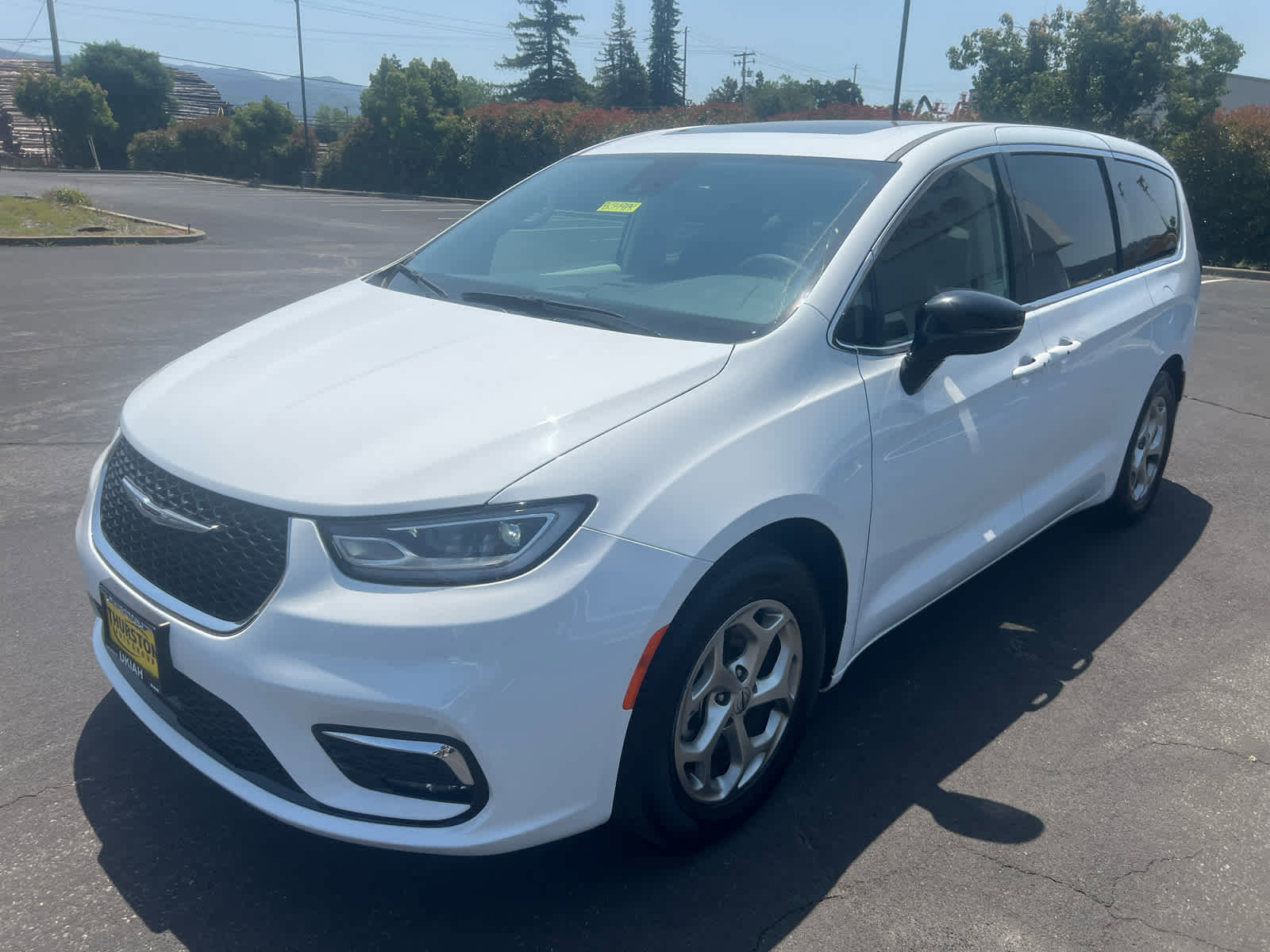 Used 2024 Chrysler Pacifica Limited image 5