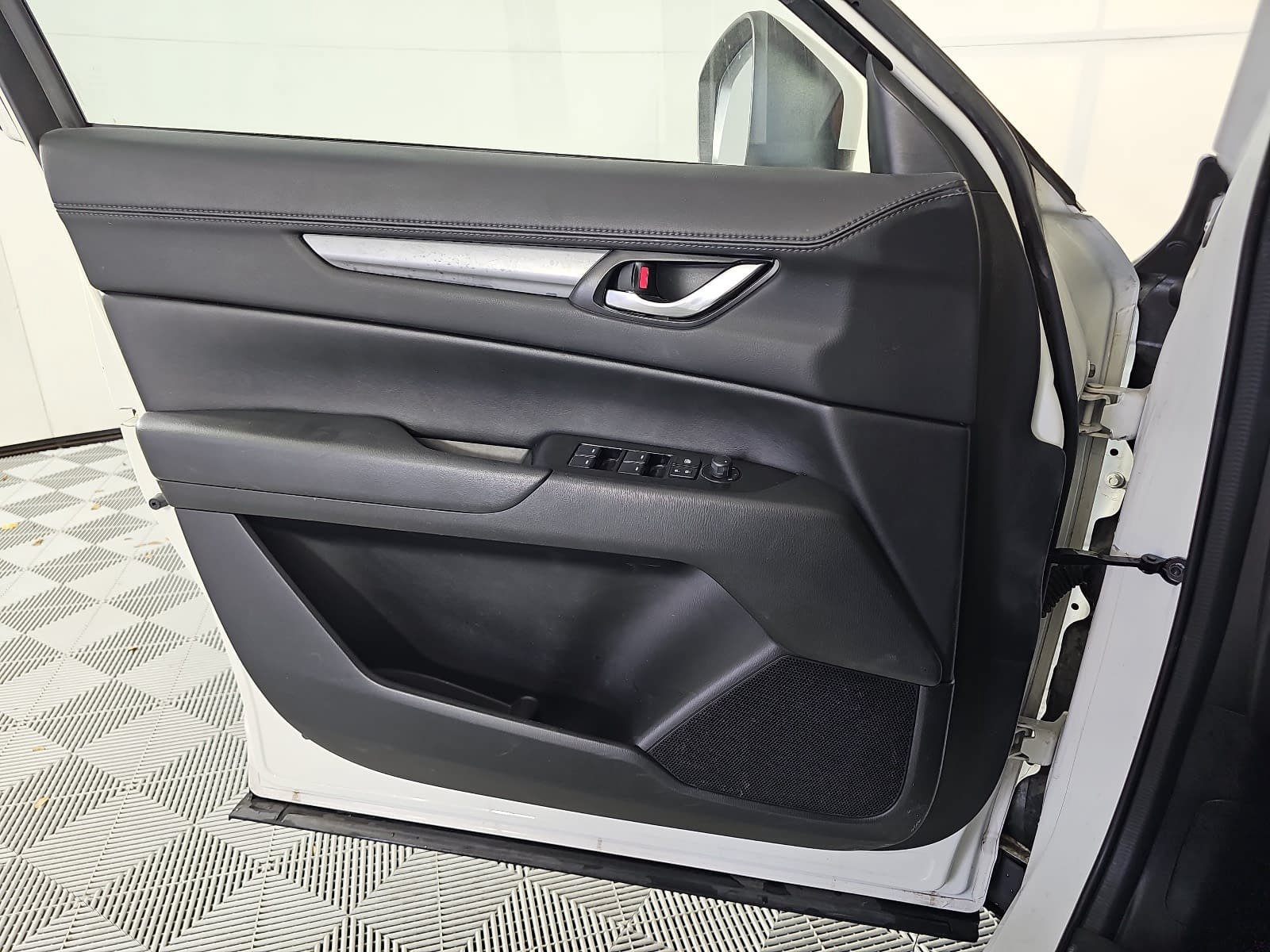Used 2020 MAZDA CX-5 Touring FWD image 24
