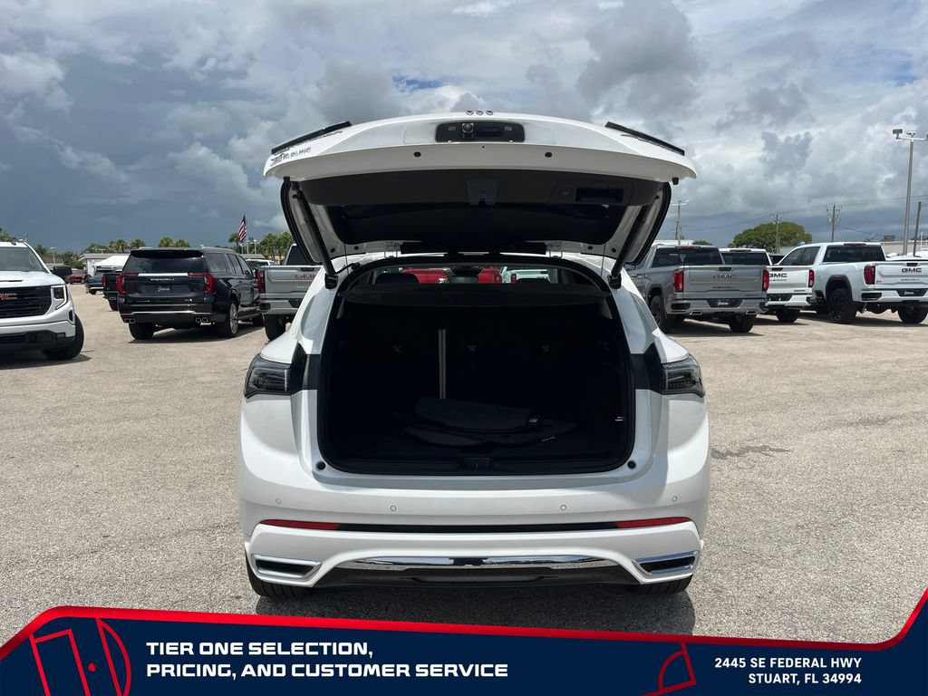Used 2025 Buick Envision Avenir AWD/4WD image 16