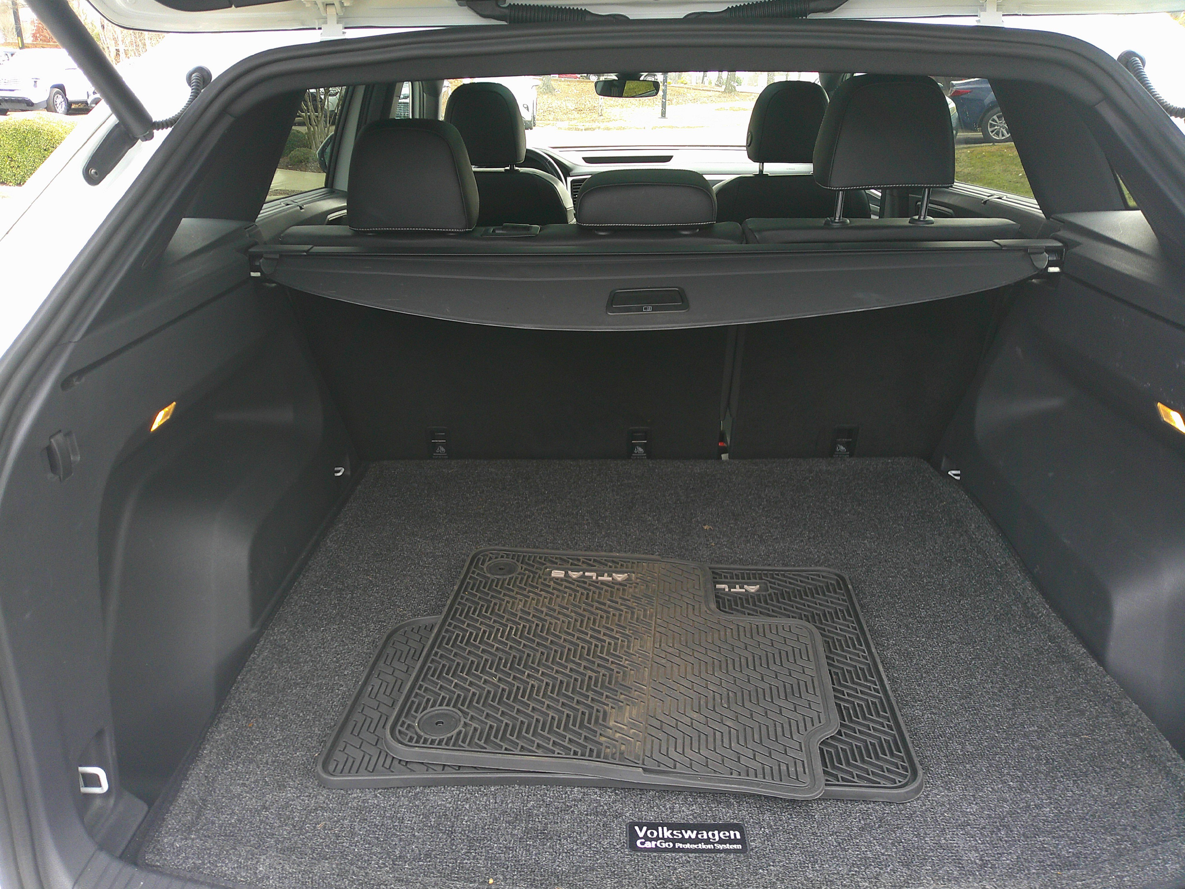 Used 2020 Volkswagen Atlas Cross Sport SEL Premium image 33