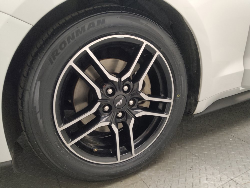 Used 2020 Ford Mustang Premium RWD image 31