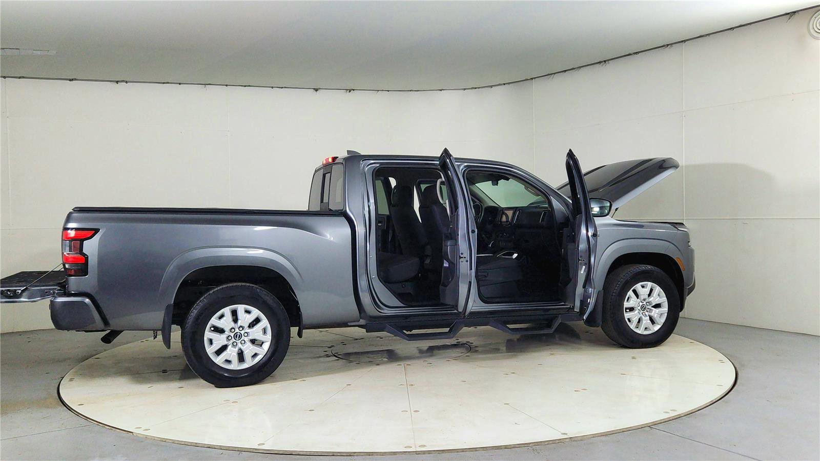 Used 2022 Nissan Frontier SV w/ Technology Package image 12