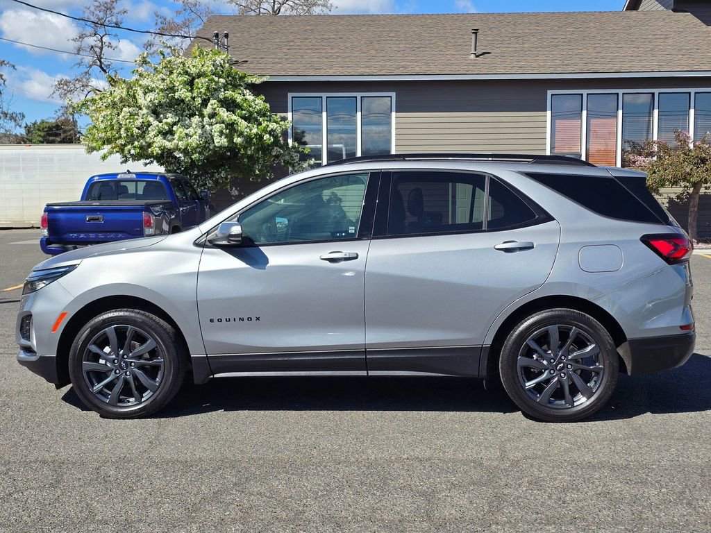 Used 2023 Chevrolet Equinox RS w/ RS Leather Package AWD/4WD image 2