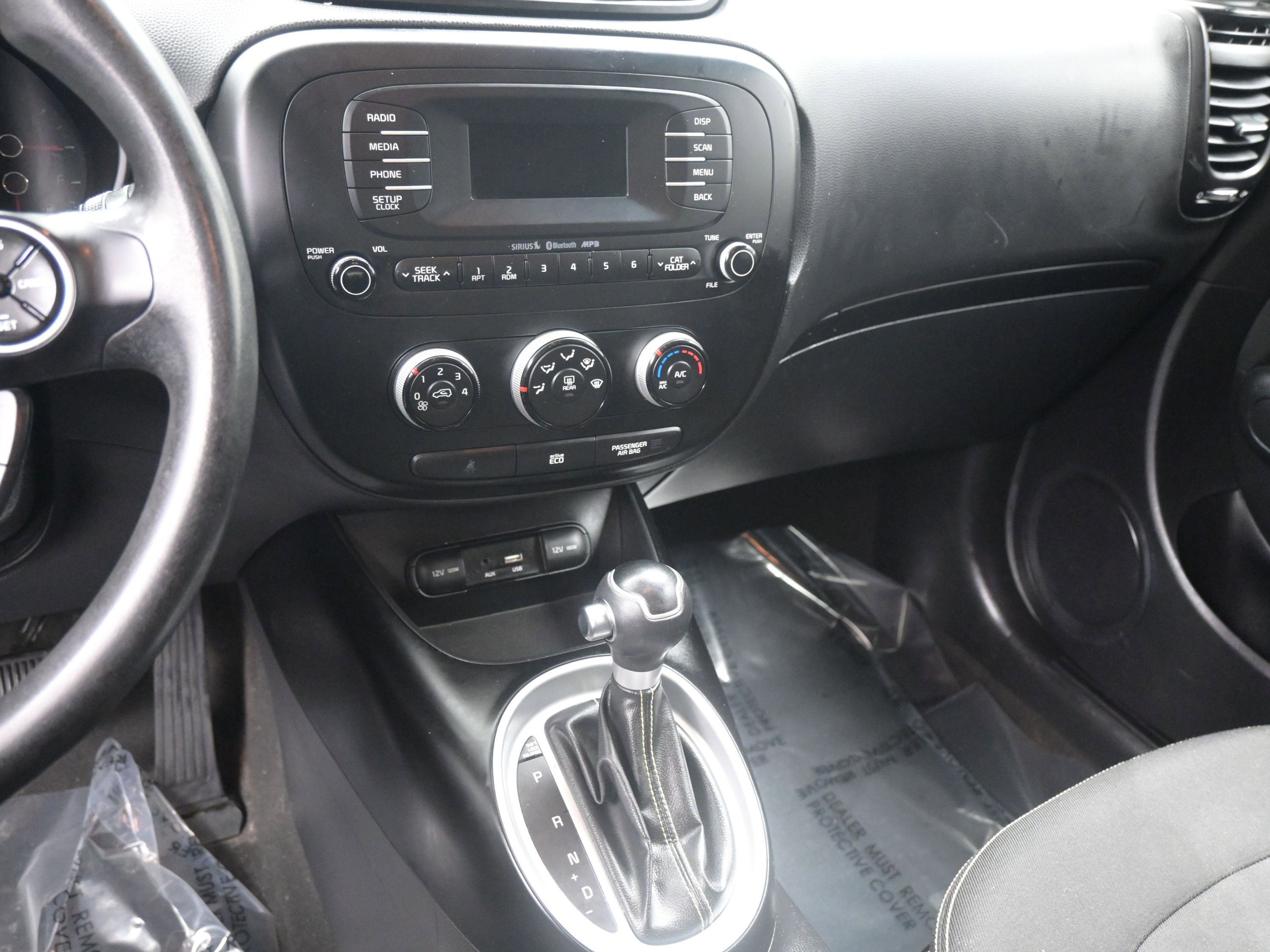 Used 2015 Kia Soul + image 13