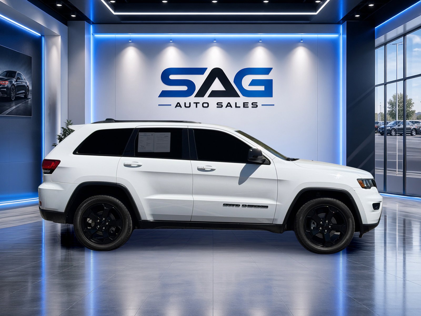 Used 2020 Jeep Grand Cherokee Laredo RWD image 3