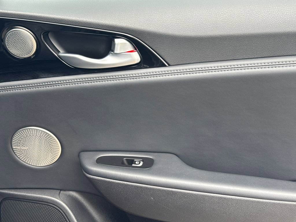 Used 2018 Kia Stinger Premium RWD image 16