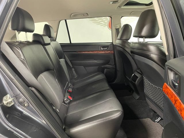 Used 2010 Subaru Outback 2.5i Limited AWD/4WD image 22