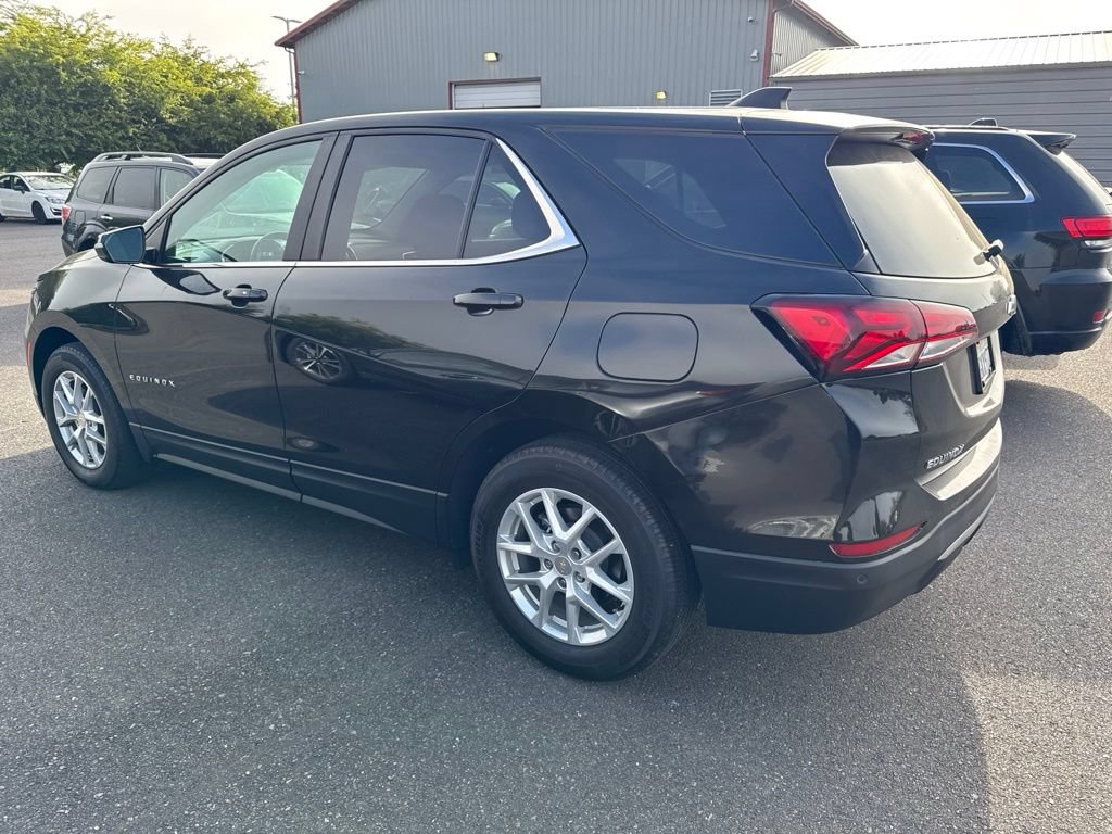 Used 2023 Chevrolet Equinox LT FWD image 2