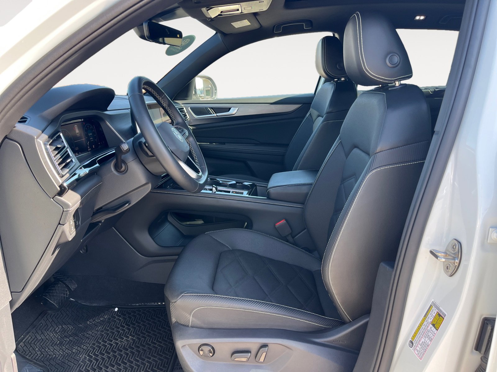 Certified 2024 Volkswagen Atlas Cross Sport SE w/ Panoramic Sunroof Package image 10