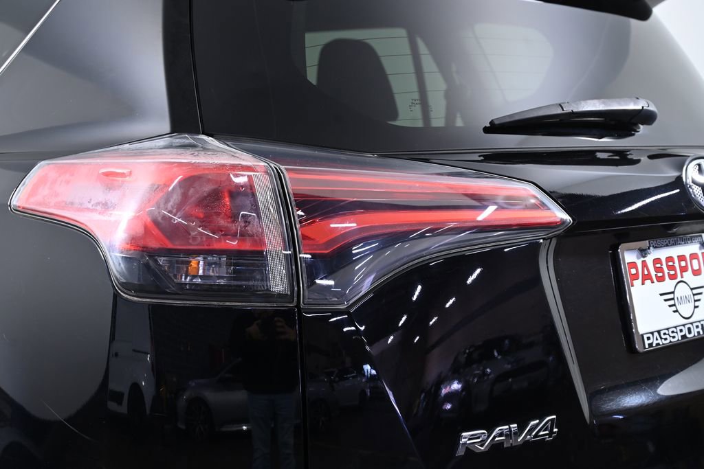 Used 2016 Toyota RAV4 LE image 7