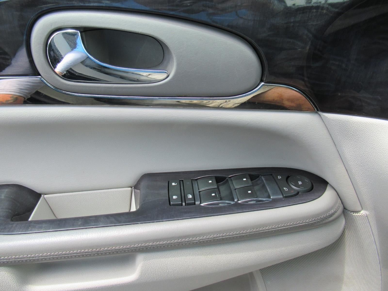 Used 2016 Buick Enclave Convenience FWD image 21