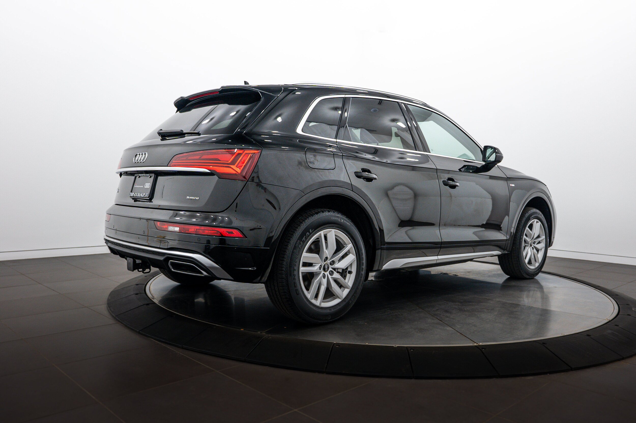 Certified 2023 Audi Q5 2.0T Premium w/ Convenience Package AWD/4WD image 4