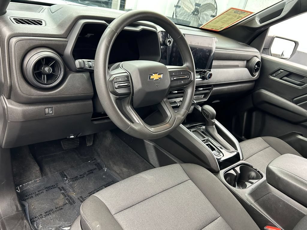 Used 2025 Chevrolet Colorado W/T w/ WT Custom Package RWD image 16
