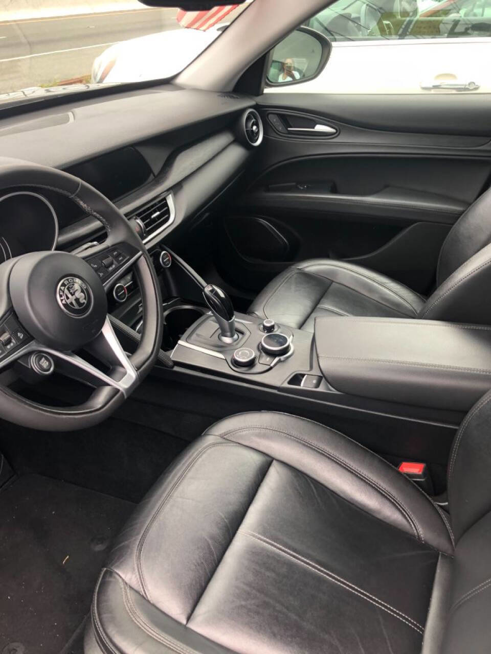 Used 2018 Alfa Romeo Stelvio AWD image 8