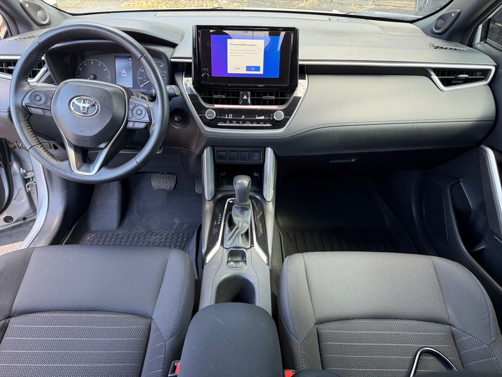 Used 2025 Toyota Corolla Cross AWD Hybrid w/ Moonroof Package image 19