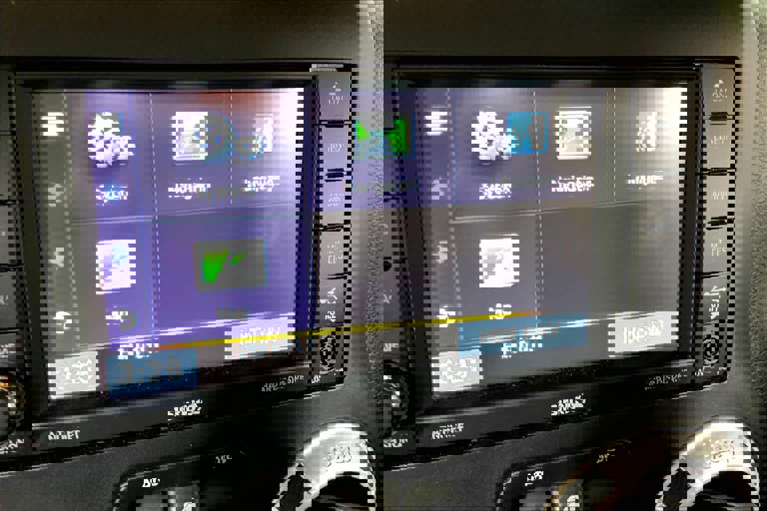 Used 2017 Jeep Wrangler Unlimited Sahara w/ Connectivity Group image 34