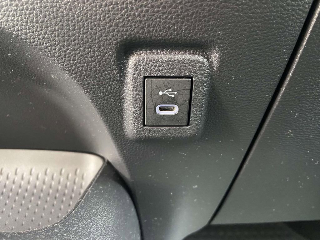Used 2025 Toyota Corolla SE image 25