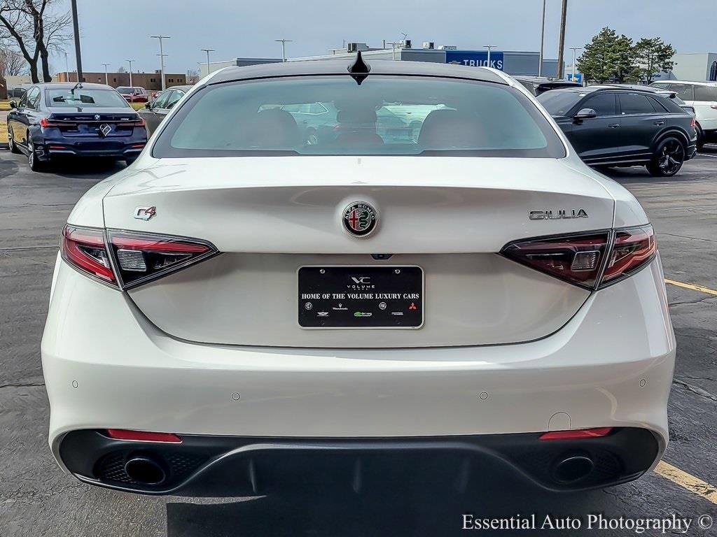 New 2025 Alfa Romeo Giulia AWD w/ Veloce Package AWD image 4