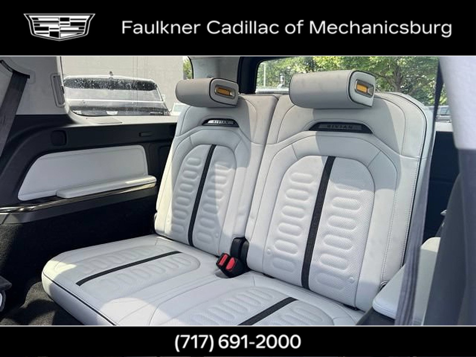 Used 2023 Rivian R1S Launch Edition AWD/4WD image 15