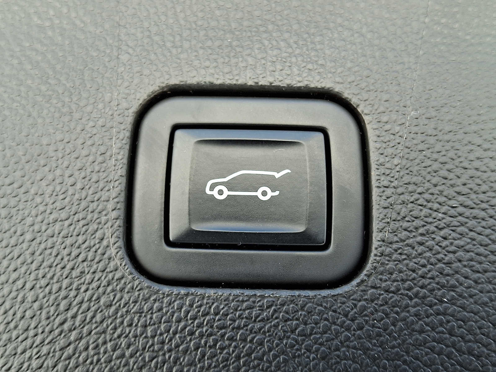 Certified 2023 Buick Enclave Essence w/ Experience Buick Package image 33