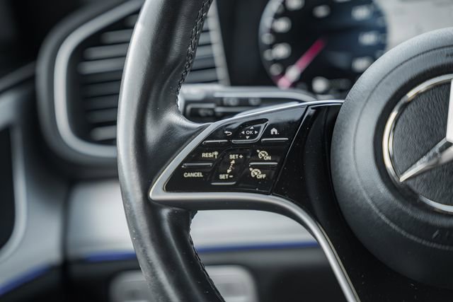 Used 2024 Mercedes-Benz GLE 450e 4MATIC image 29